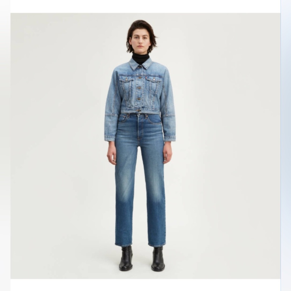 Levi’s Ribcage Straight Jeans Size 28